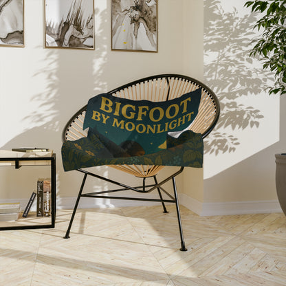 🧣 Bigfoot by Moonlight Blanket – Cozy Gift for Cryptid Lovers 🌙🦶