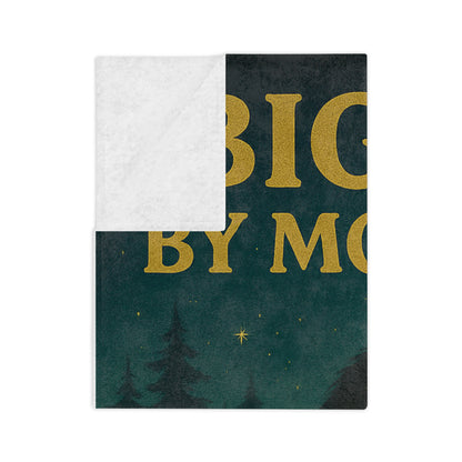 🧣 Bigfoot by Moonlight Blanket – Cozy Gift for Cryptid Lovers 🌙🦶