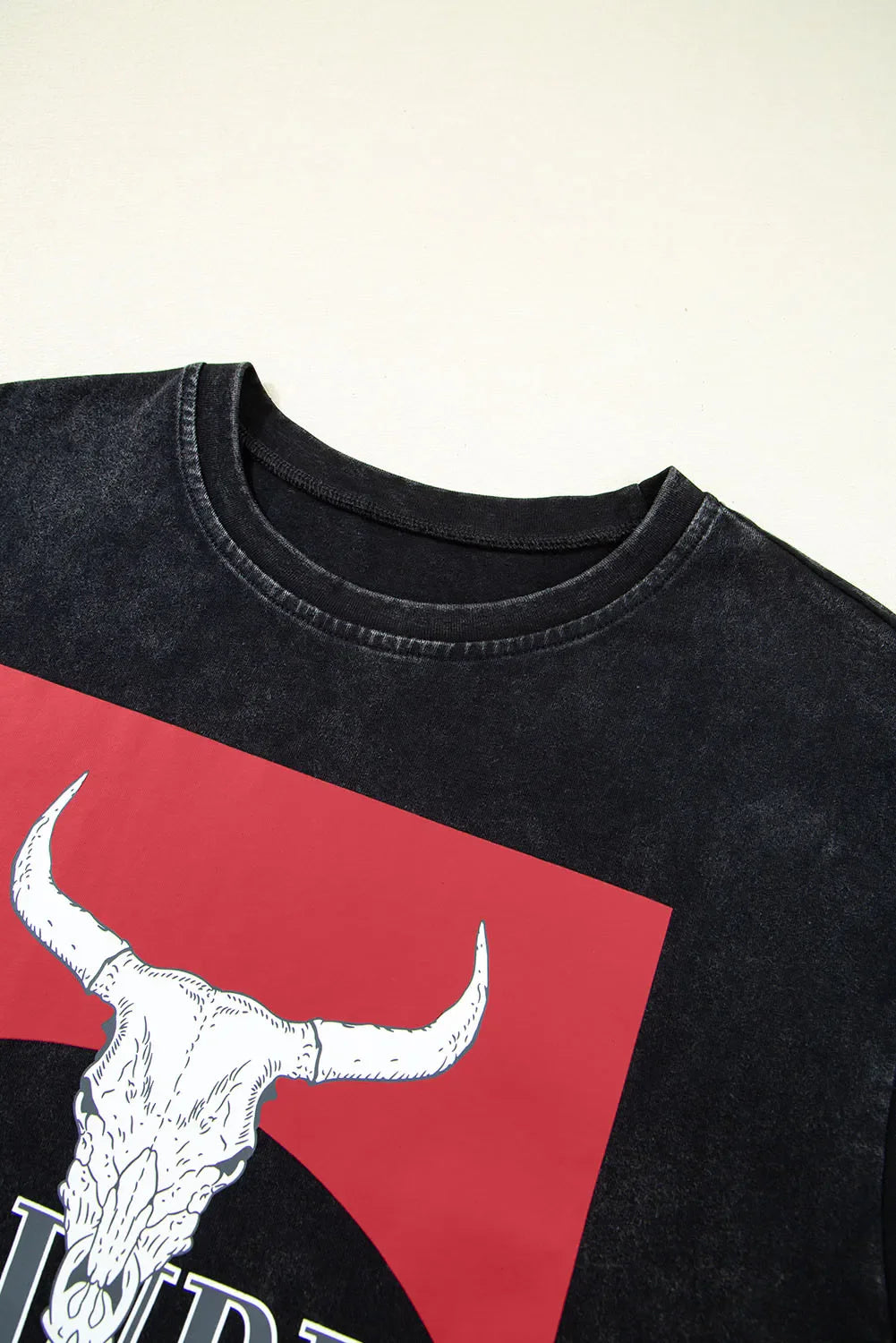 Howdy Bull Skull Graphic Tee vantage Marlboro style
